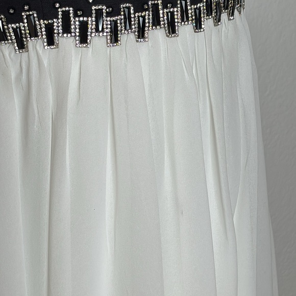 City Triangles Homecoming Prom Dress | Blk/Wht | Size 5 - Picture 10 of 14